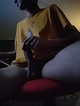 Snapshot of magicluke1 chatting on 09-30-25, 11:00 magicluke1 online show from 09-30-25, 11:00