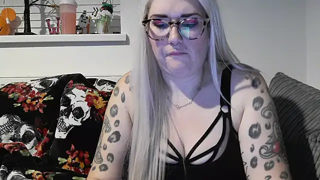 Sizzling Indie36 online show from 10-28-25, 01:17