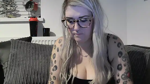 Sizzling Indie36 online show from 11-28-25, 05:24