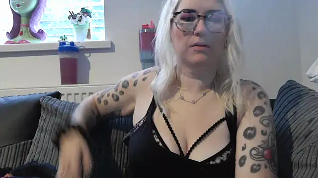 Sizzling Indie36 online show from 11-08-25, 03:26