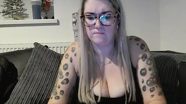 Sizzling Indie36 online show from 11-30-25, 07:14