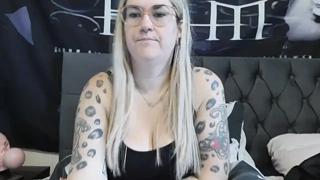 Sizzling Indie36 online show from 12-16-25, 09:46