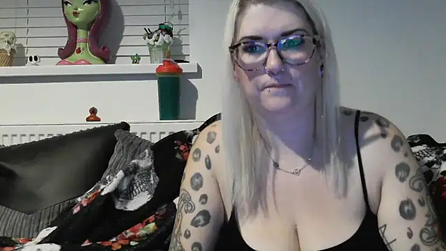 Sizzling Indie36 online show from 11-11-25, 09:31