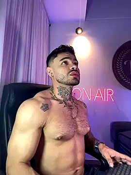 thiagoferrari2 online show from 10-10-25, 04:24