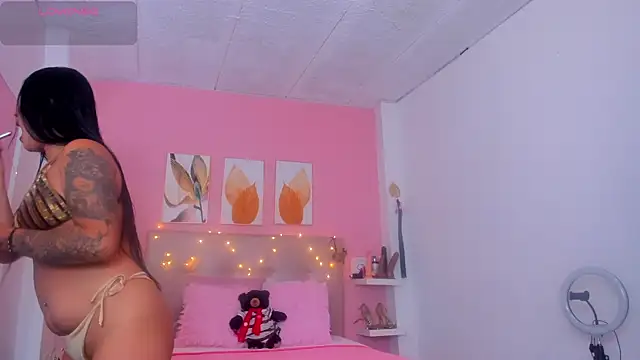 Molly h0t online show from 11-18-25, 12:19