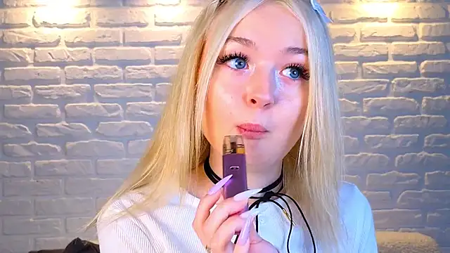 minigirl online show from 03-18-25, 04:07