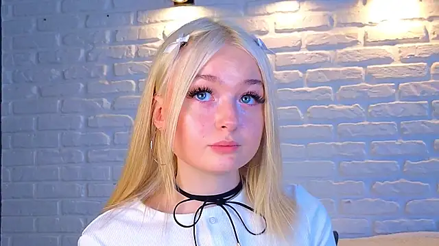 minigirl online show from 03-18-25, 07:12