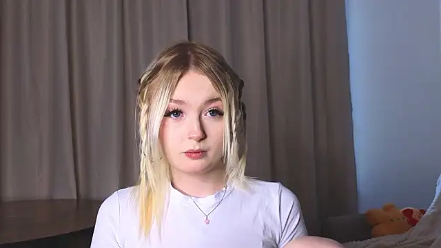 minigirl online show from 02-04-26, 05:02