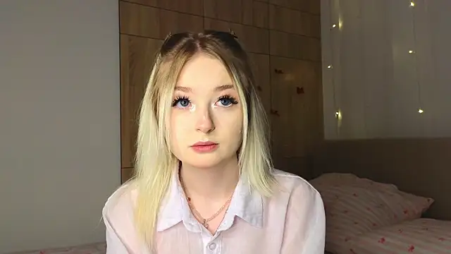 minigirl online show from 02-26-26, 04:18