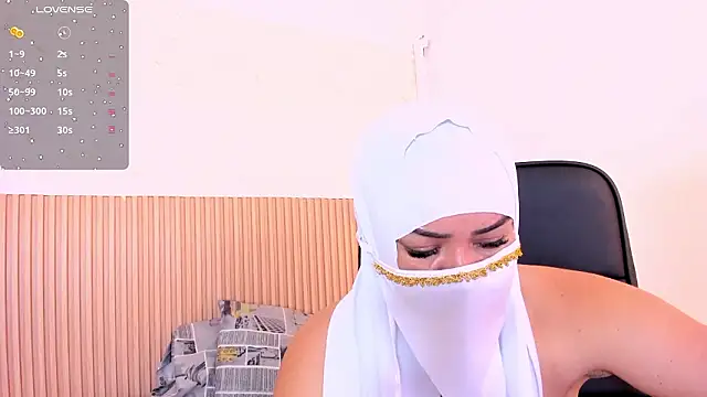 Layla arabelle online show from 03-18-26, 08:10