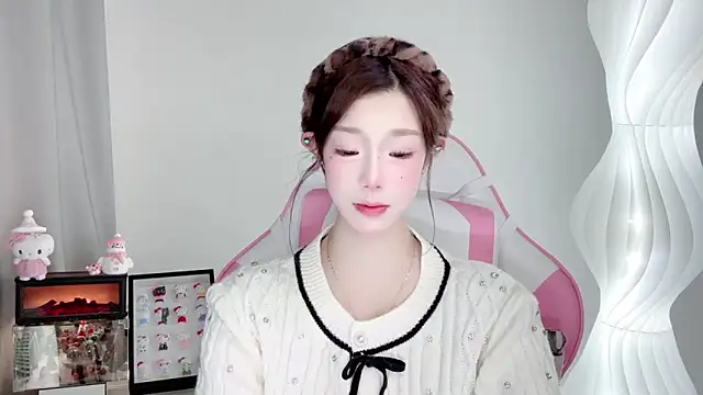 Snapshot of Gogo-888 chatting on 12-19-25, 10:39 Gogo-888 online show from 12-19-25, 10:39