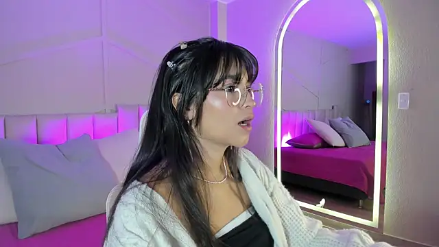 Eimmy bm online show from 10-13-25, 07:04