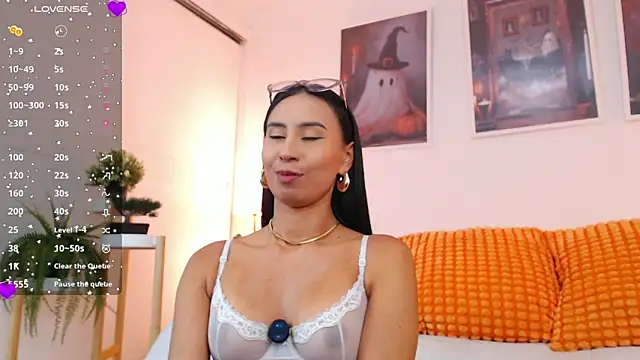 Valen ross  online show from 11-14-25, 10:46