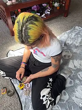 Harley cams online show from 10-23-25, 03:54