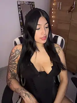 Snapshot of KatianPierce chatting on 05-25-26, 03:22 KatianPierce online show from 05-25-26, 03:22