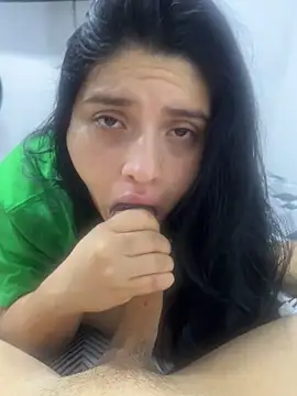 pareja curiosa19 online show from 12-18-25, 06:40