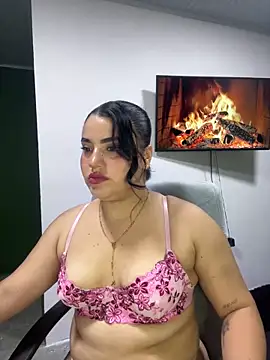 Snapshot of pareja_curiosa19 chatting on 05-15-26, 11:14 pareja curiosa19 online show from 05-15-26, 11:14