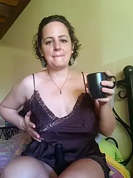 emiliemilf online show from 06-18-26, 08:36