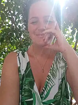 Snapshot of emiliemilf chatting on 04-28-26, 07:51 emiliemilf online show from 04-28-26, 07:51