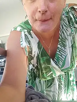 Snapshot of emiliemilf chatting on 04-23-26, 06:42 emiliemilf online show from 04-23-26, 06:42