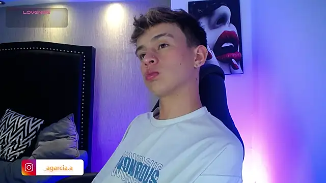 LiamWildx20 online show from 04-04-26, 05:25