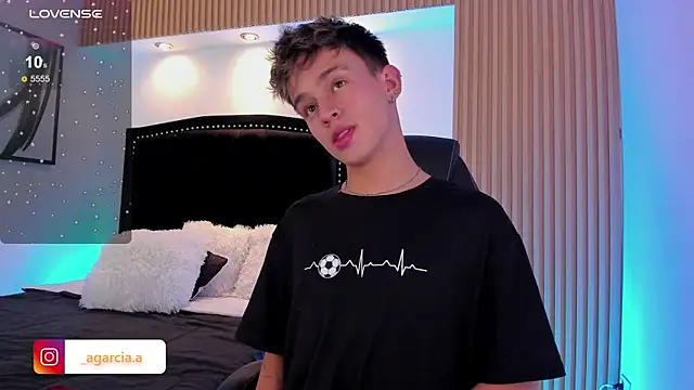 LiamWildx20 online show from 06-24-26, 05:06