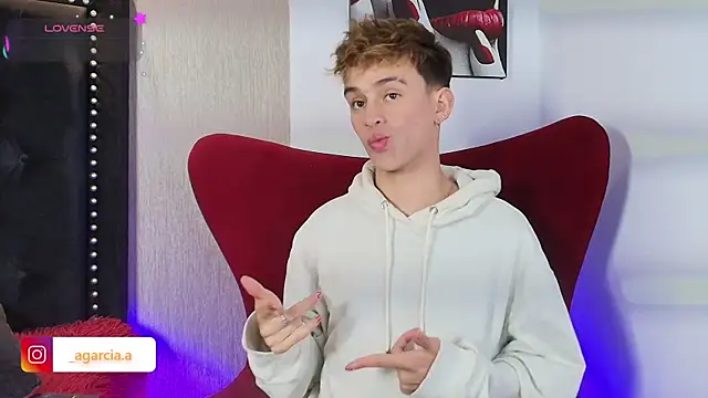 LiamWildx20 online show from 12-22-25, 07:30