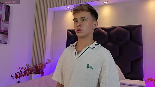 LiamWildx20 online show from 07-15-26, 12:50
