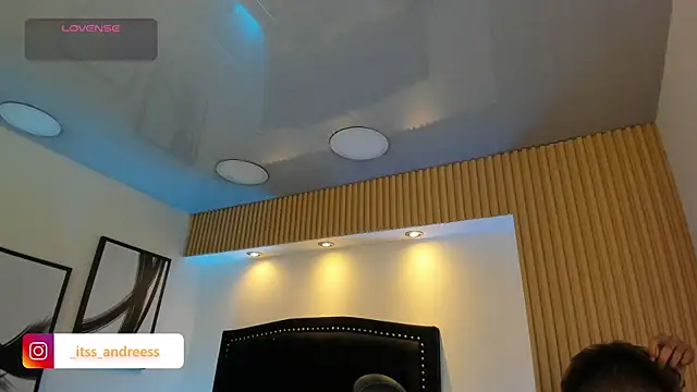LiamWildx20 online show from 07-24-26, 04:52