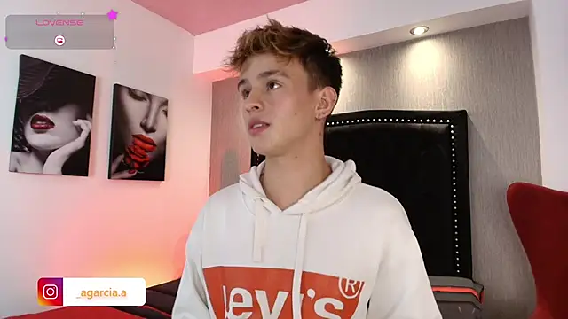 LiamWildx20 online show from 02-17-26, 04:43