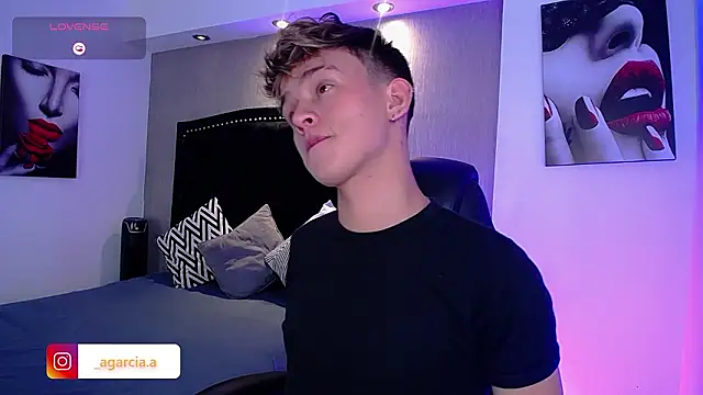 LiamWildx20 online show from 03-29-26, 04:36