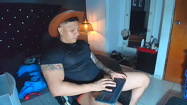 ethan dalton  online show from 12-23-25, 03:28