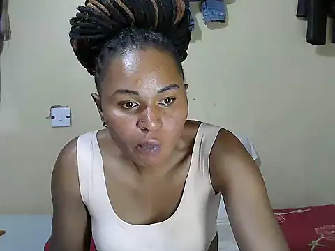 Snapshot of Creamy-Aisha chatting on 10-20-25, 03:45 Creamy-Aisha online show from 10-20-25, 03:45