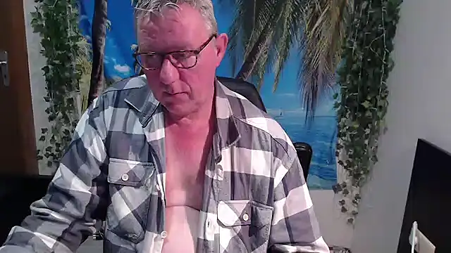 JamesBauer online show from 12-17-25, 04:39