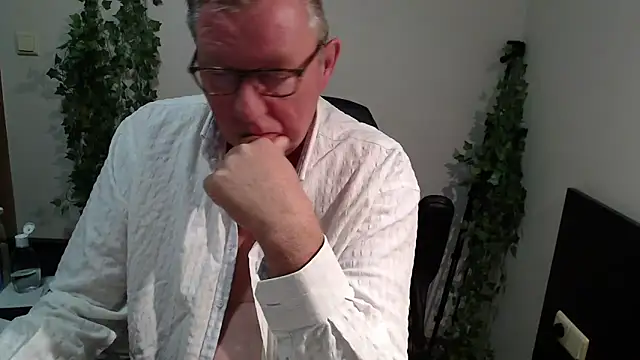 JamesBauer online show from 09-27-25, 03:45