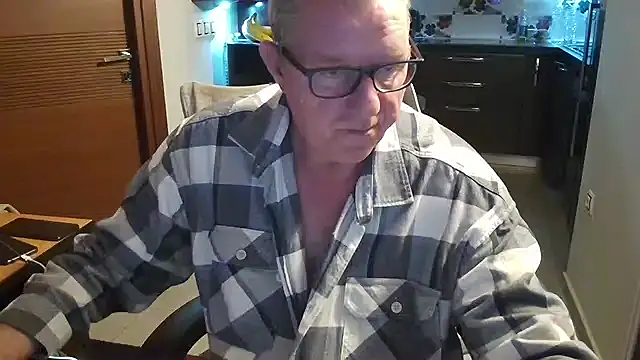 JamesBauer online show from 02-17-26, 04:32