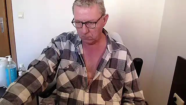 JamesBauer online show from 10-19-25, 08:28