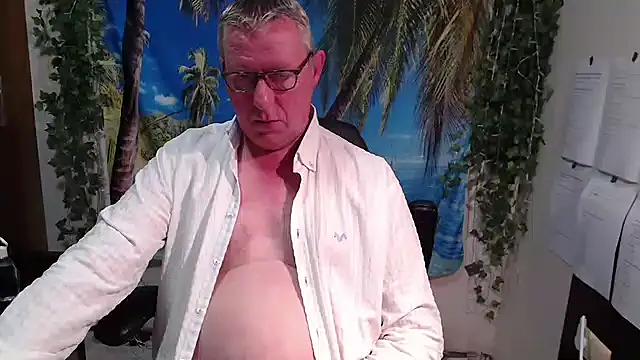 JamesBauer online show from 12-22-25, 04:34