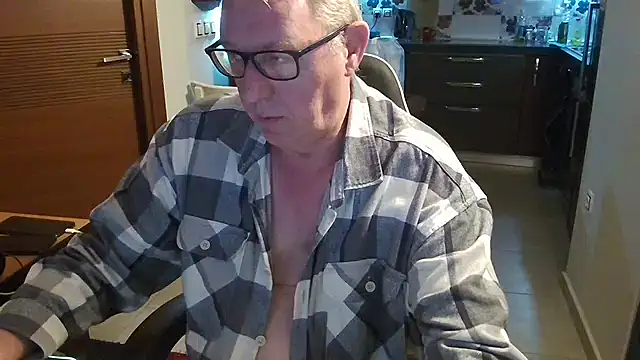 JamesBauer online show from 02-18-26, 04:32