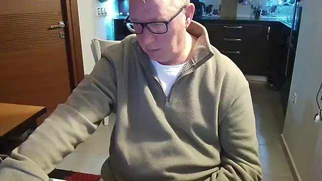 JamesBauer online show from 02-05-26, 04:52