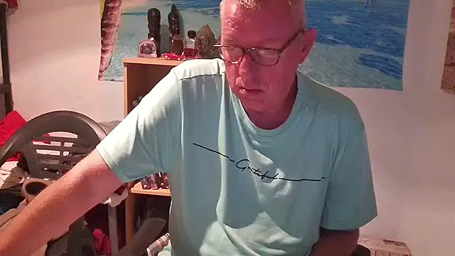 Snapshot of JamesBauer chatting on 05-07-26, 04:17 JamesBauer online show from 05-07-26, 04:17