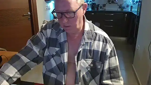 JamesBauer online show from 02-12-26, 04:23