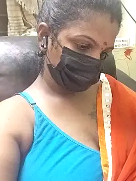 Snapshot of poojaa-rani chatting on 11-02-25, 05:40 poojaa-rani online show from 11-02-25, 05:40