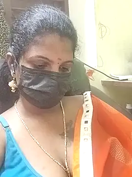 Snapshot of poojaa-rani chatting on 12-15-25, 06:14 poojaa-rani online show from 12-15-25, 06:14