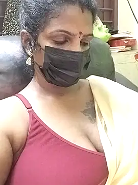 Snapshot of poojaa-rani chatting on 11-20-25, 05:02 poojaa-rani online show from 11-20-25, 05:02