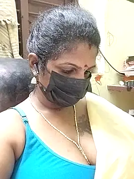 Snapshot of poojaa-rani chatting on 11-15-25, 05:28 poojaa-rani online show from 11-15-25, 05:28