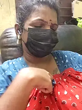 Snapshot of poojaa-rani chatting on 11-19-25, 06:08 poojaa-rani online show from 11-19-25, 06:08