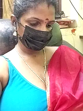 Snapshot of poojaa-rani chatting on 11-13-25, 05:50 poojaa-rani online show from 11-13-25, 05:50