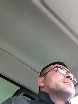 Snapshot of Maurzio@xh chatting on 12-19-25, 08:38 Maurzioxh online show from 12-19-25, 08:38