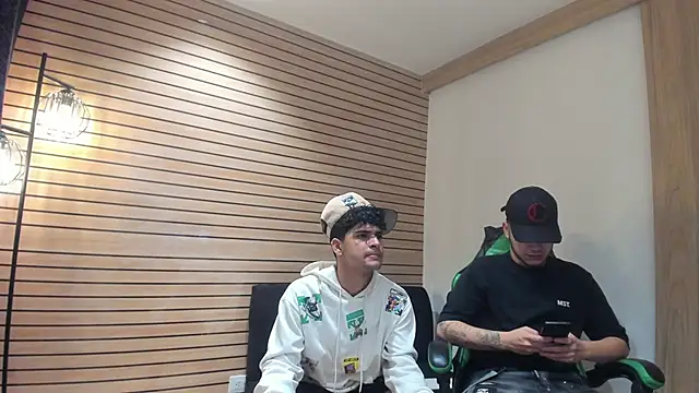 317894 online show from 03-18-26, 07:33